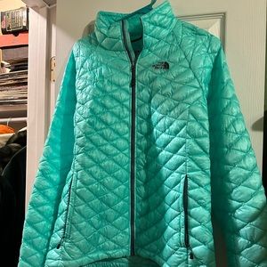 Women’s Large North Face jacket